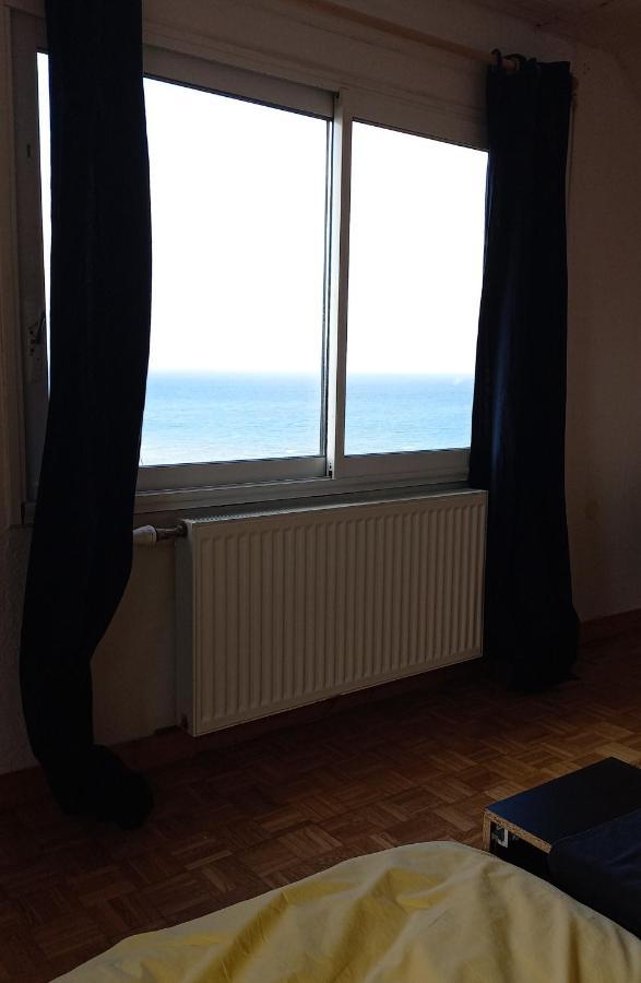 Maison Avec Jardin Clos, Vue Sur Depuis Falaise Holiday home *